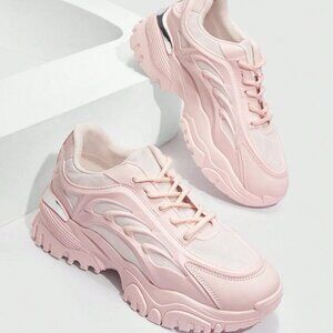 Beautiful and comfortable new women's sneakers